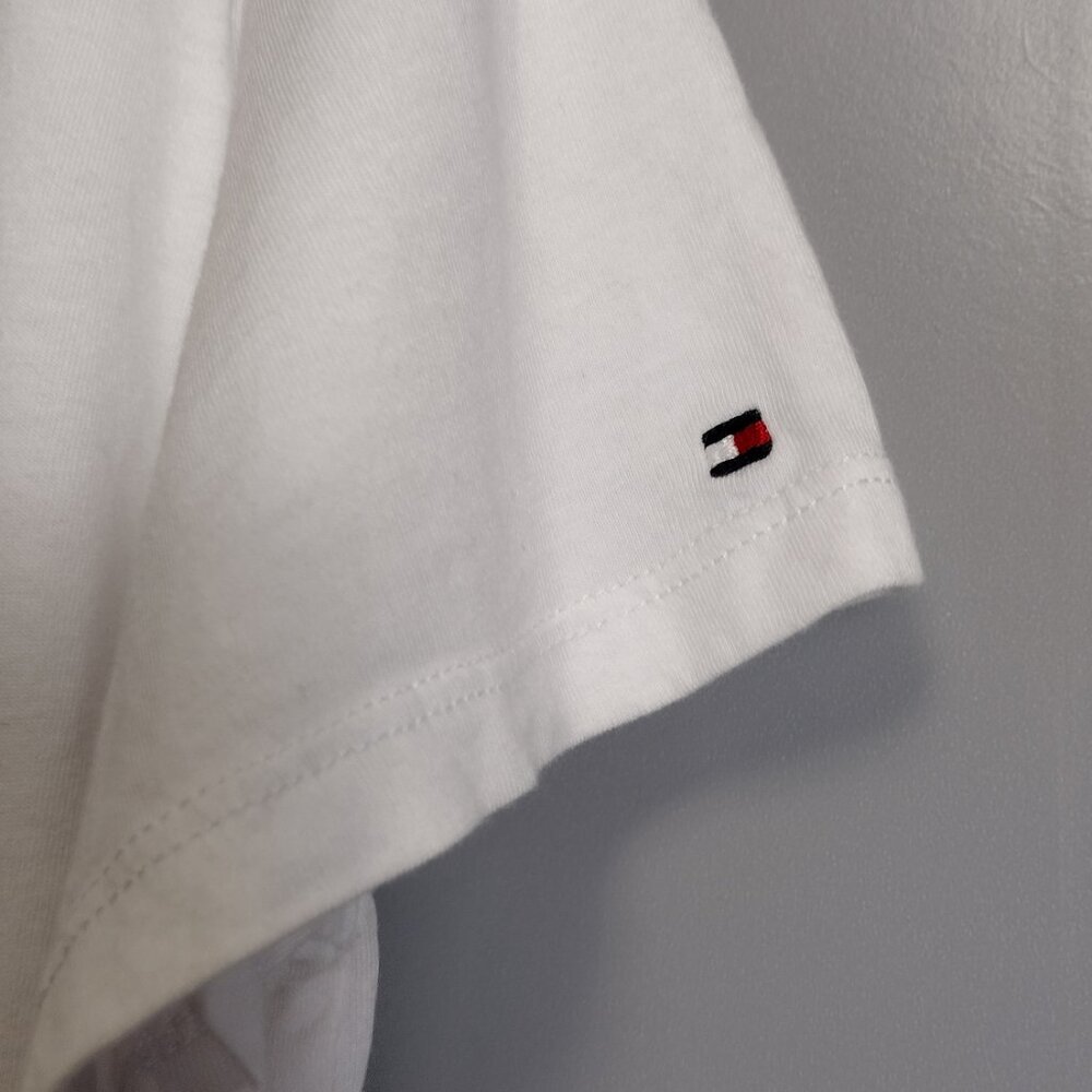 Tommy Hilfiger Women's Signature Heart-Graphic T-Shirt - Picture 5 of 9